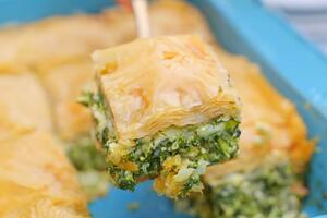 Mekana kao oblak, sveža do 5 dana, a ukus &ndash; rajski! Tajni sastojak ovu SPANAKOPITU pretvara u najbolju na svetu