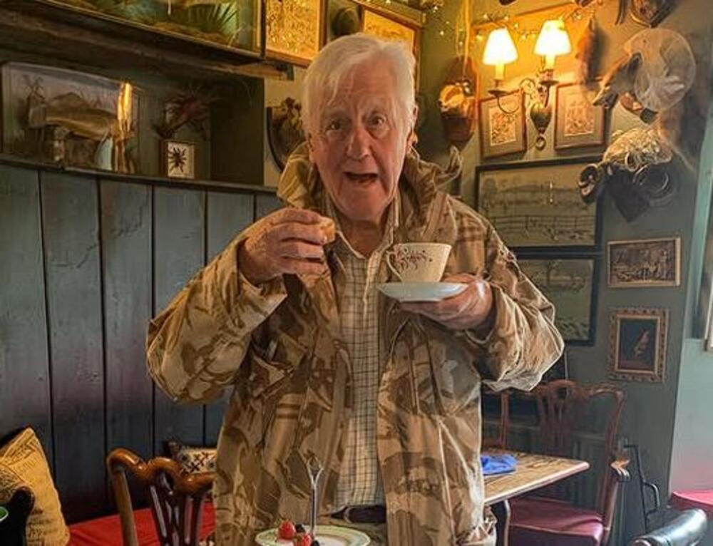 Ser Bendžamin Slejd, milijarder koji traži ženu