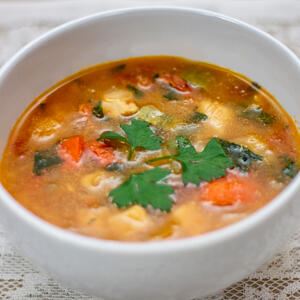 Ako ste preterali za Božić, ova čorba će vas preporoditi: Po porciji ima 90 kcal, lagana je za stomak i hranljiva