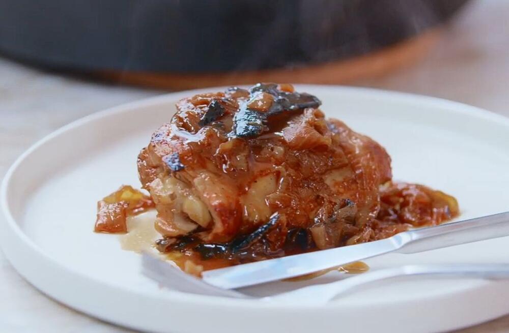 Mediteranska piletina sa crnim lukom