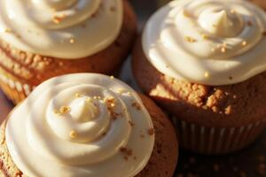 Brzi mafini sa cimetom i krem sirom: Mirišljava i sočna užina koja miluje nepca i mami na još (RECEPT)