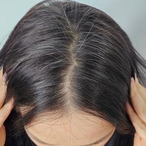 Genijalan trik za prekrivanje sedih koji skida 10 godina: Izvodi se za nekoliko sekundi, a deluje 100%