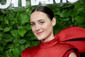 Magija satkana od 800.000 perli i 2.900 resica: O haljini glumice na Zlatnim globusima će se pričati decenijama