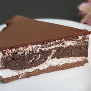 ZEBRA TORTA od napolitanki je malo poslastičarsko čudo! Deluje kao delo profesionalca, a pravi se i lako i brzo