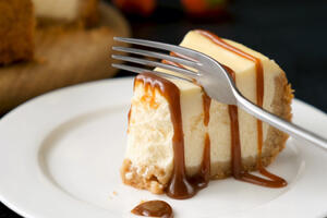 Recept za viralni japanski čizkejk od samo 2 sastojka: Kremasti slatkiš gotov je za nekoliko minuta & topi se u ustima