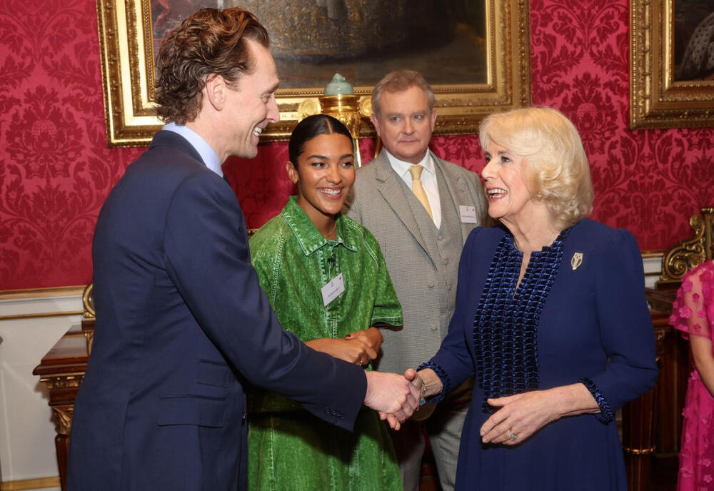 Tom Hidlston i kraljica Kamila