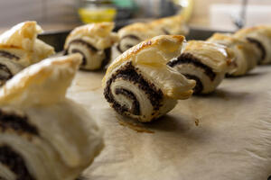 Recept za sočne kiflice sa makom koje će vas oduševiti: Napravite odmah duplu meru i nećete zažaliti