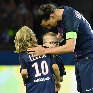 Ibrin stariji sin ima 19 godina i priliku života: Zbog ovog tatinog pravila, Maks je više od dobrog fudbalera i lepotana