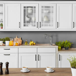 Skida sve fleke i odbija prljavštinu i prašinu: Obrišite kuhinjske elemente ovim supersredstvom i duže će ostati čisti