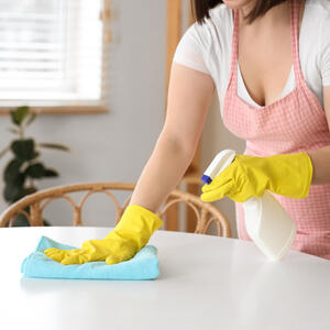 Razgrađuje masnoću, uklanja mrlje i neprijatne mirise: Jeftino i magično sredstvo za čišćenje cele kuće imate u kuhinji