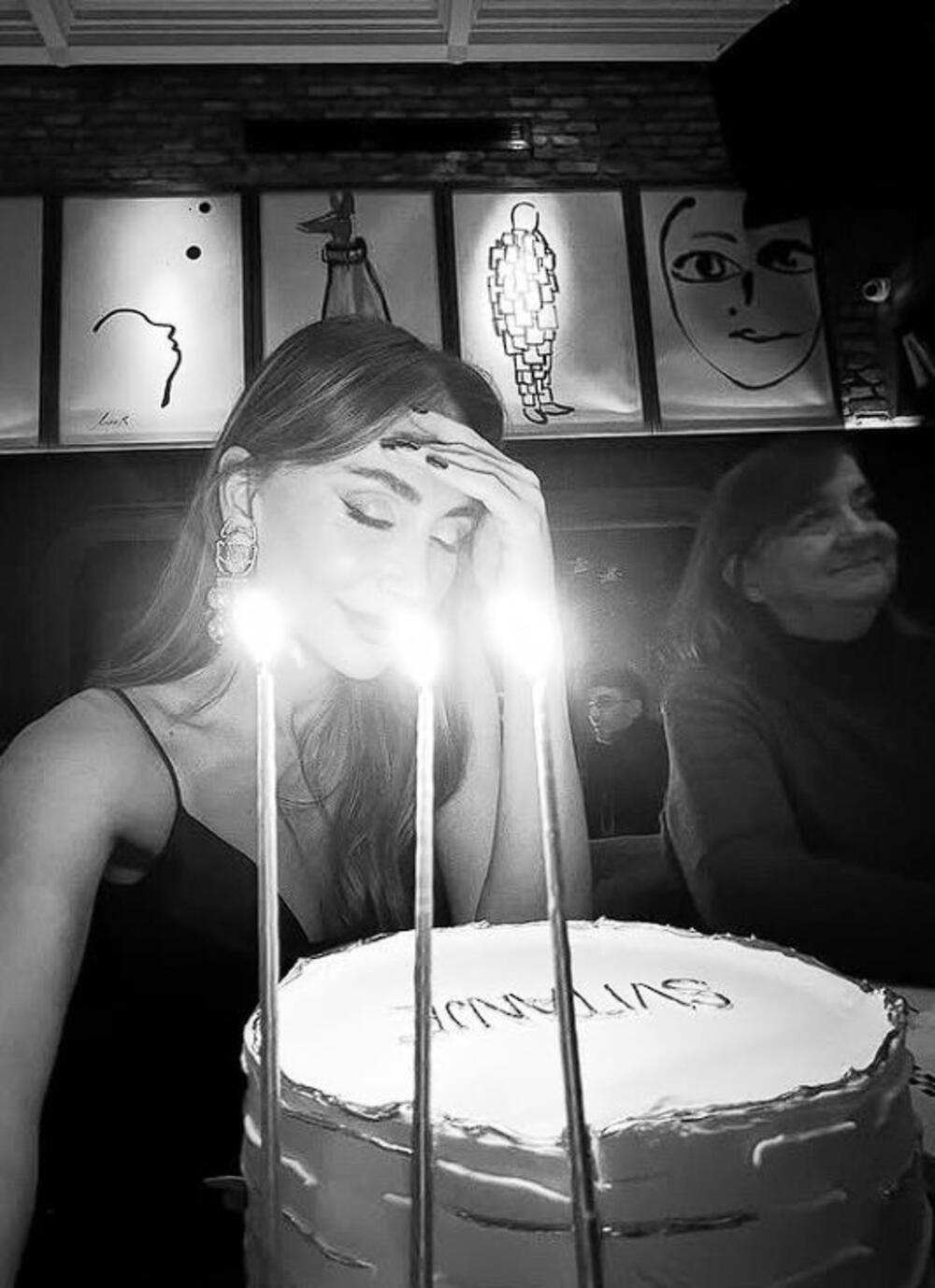 Rođendanska torta Emine Jahović sa 3 sveće