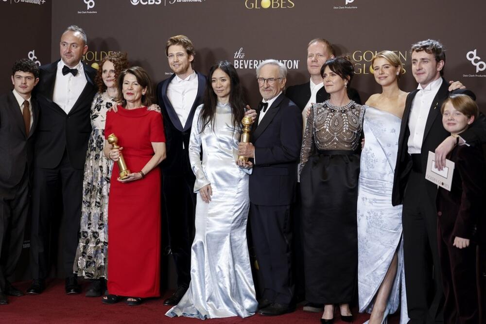 POZNATI NA ZLATNIM GLOBUSIMA KOJI SU DOŠLI SA MAJKAMA 