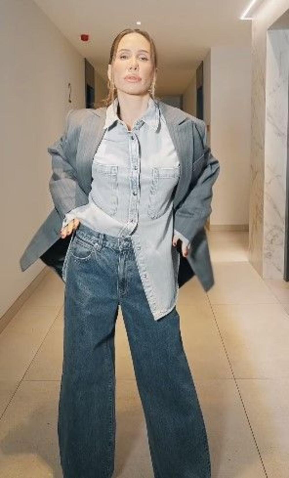 Nikolija Jovanović u teksas autfitu