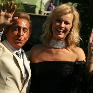 Otkačeni kupaći princeze Dajane, torbe s perjem, štike sa satenskim mašnama: Nezaboravne kreacije Valentina Garavanija