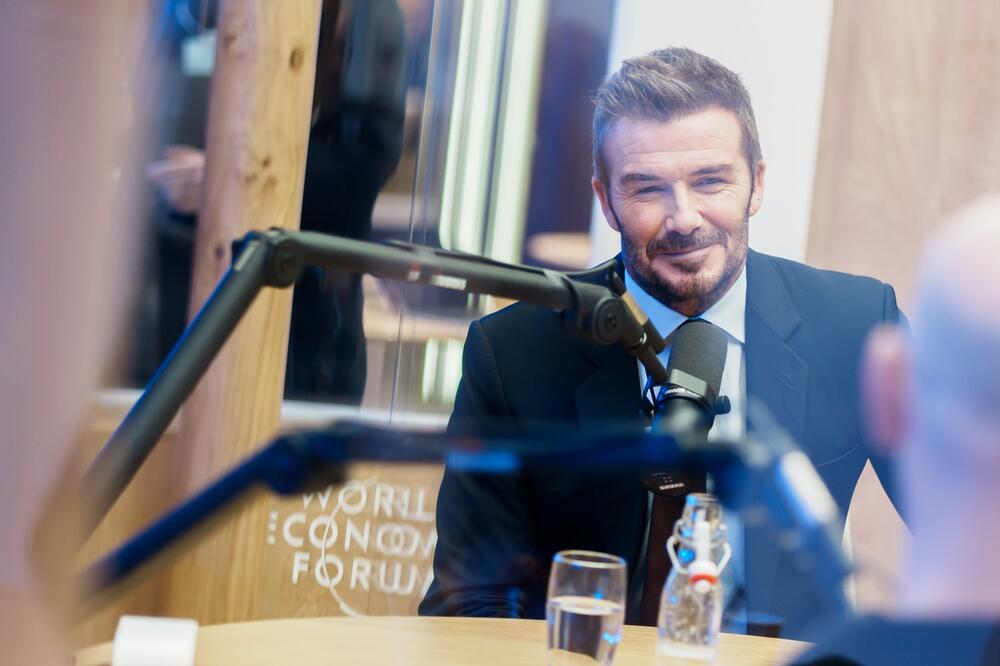 Ser Dejvid Bekam je morao da prisustvuje Svetskom ekonomskom forumu u Davosu manje od 24 sata posle Bruklinovog saopštenja za javnost