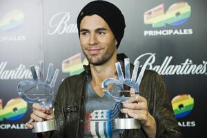 Zašto Enrike Iglesijas čitavu deceniju nije pričao sa ocem? Emotivna ispovest pevača otkrila pravu istinu