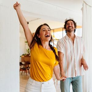 U njihove ruke će uskočiti ključevi sreće i krova nad glavom: Ovi znaci Zodijaka će u 2026. uspeti da kupe kuću ili stan