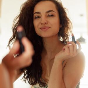 Trikovi za šminkanje koje svaka žena treba da zna: Nisu vam potrebni skupi proizvodi da biste izgledali najbolje moguće