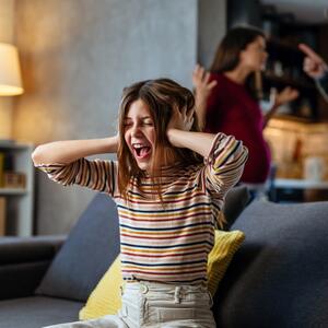 Frustracija i ogorčenost su jedino što ćete dobiti: Ako ovo radite, trpe i vaspitanje i brak &ndash; a postoji bolji pristup