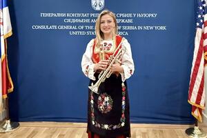 U znaku tradicije i kulture: Srpska muzika i Danijela Veselinović na proslavi Srpske Nove godine u Njujorku