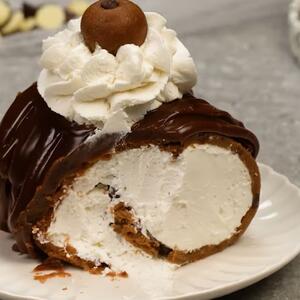 Kako napraviti kremasti dezert za 10 minuta? Najlepši spoj čokolade, šlaga i keksa koji će nestati za tili čas (RECEPT)