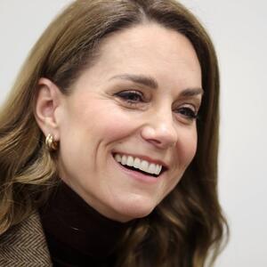 Iz elegantnih cipela u planinarske čizme: Za 24 sata &ndash; dva potpuno različita, a podjednako moćna izdanja Kejt Midlton