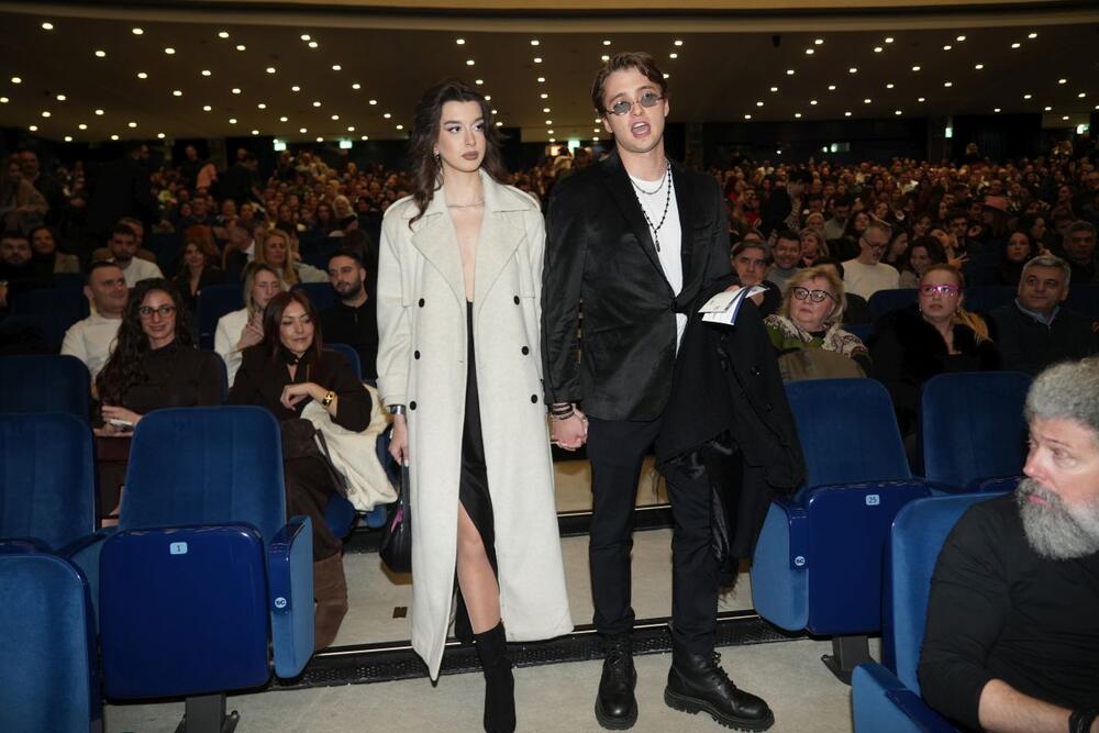 ALEKSEJ POKAZAO SVOJU DEVOJKU 