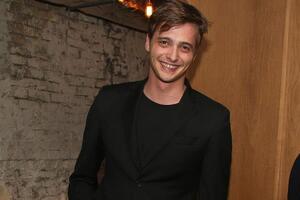 Ovo je snajka Dragana Bjelogrlića: Aleksej doveo devojku na premijeru filma, a mnogi kažu da je prava lepotica