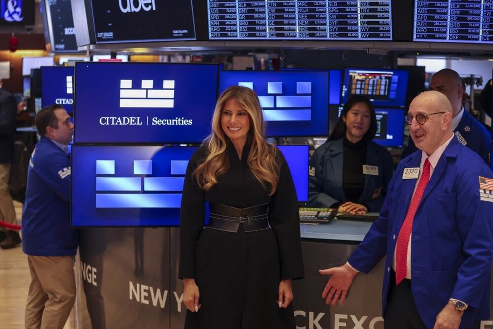 MELANIJA VOLI KOMADE KOJI SU PRAKTIČNI 