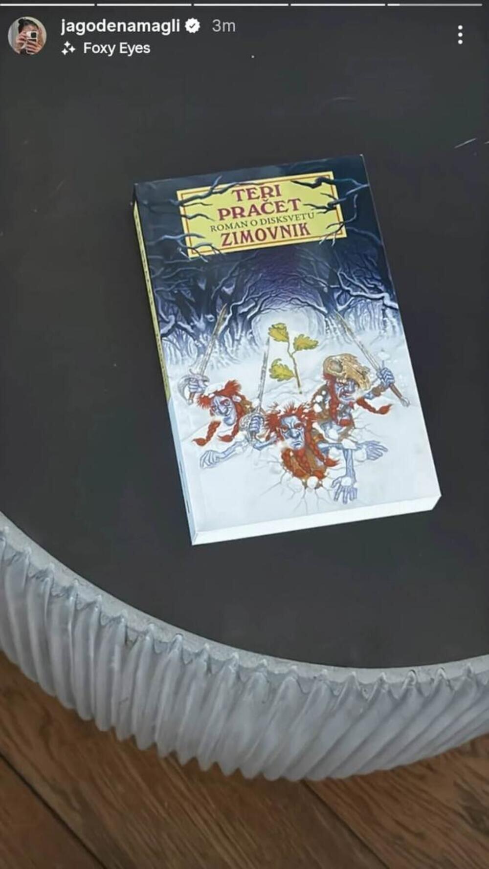 <p>Glumica se&nbsp;nakon brojnih obaveza rado vraća u svoje malo porodično gnezdo, gde uživa u svakom trenutku provedenom sa decom i suprugom kada nije van zemlje&nbsp;</p>