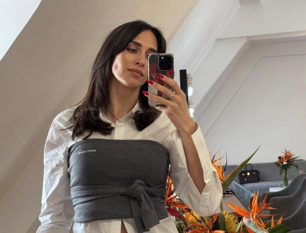 JELISAVETA ORAŠANIN POKAZALA DELIĆ LUKSUZNOG DOMA NA VRAČARU 