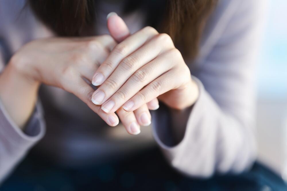 Na noktima povišen holesterol u krvi može da se ispolji na više načina