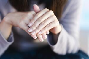 Znakovi povišenog holesterola na noktima su očigledni: Odaju "tihog ubicu" na prvi pogled i mogu da vam produže život