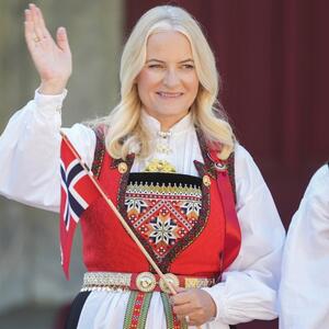 Epštajn joj je &bdquo;golicao mozak&ldquo;: Buduća kraljica izdala saopštenje o svom &bdquo;sramotnom&ldquo; prijateljstvu sa osuđenim pedofilom