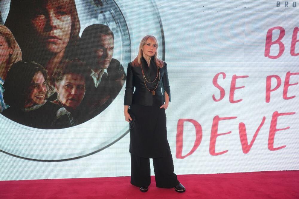 Anica Dobra na beogradskoj premijeri filma 'Belo se pere na devedeset'