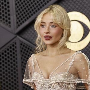 Prekršila pravilo slaganja boja i oduševila: Sabrina Karpenter je usavršila najveći trend u uređivanju kuhinja za 2026.