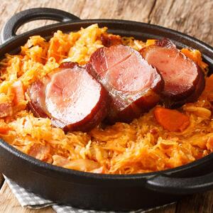 Južnjački specijalitet od kojeg ide voda na usta: Ručak za 800 dinara sa suvim mesom zbog kojeg se "macka" tepsija