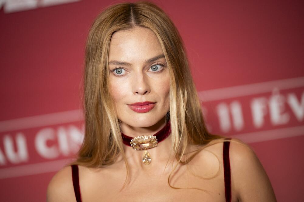 Margo Robi na pariskoj premijeri filma 'Orkanski visovi'