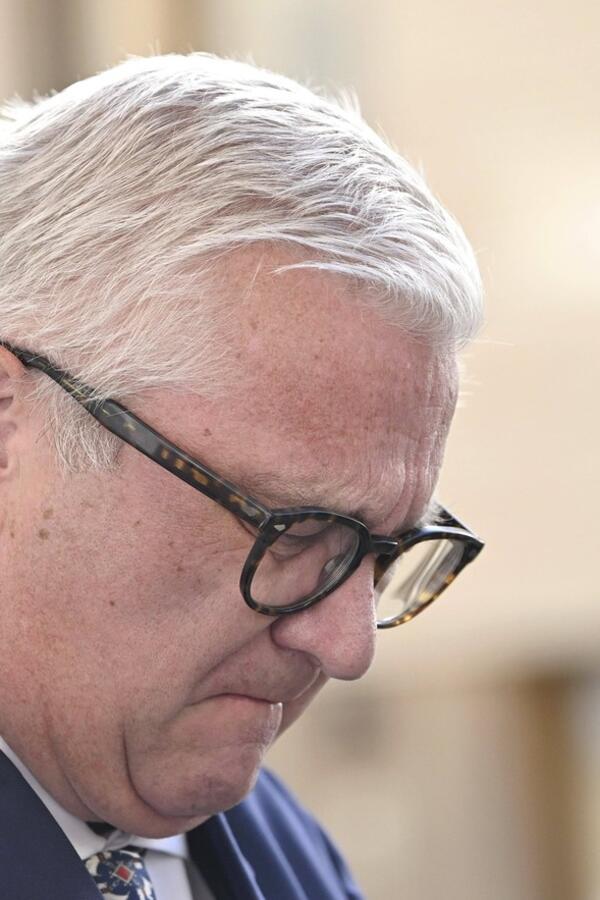 Prvo negirao da se video s Epštajnom, pa priznao &ndash; sastali su se dvaput: Još jedan princ otkriven u pedofilovoj prepisci