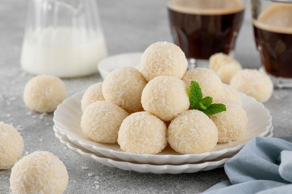 RAFAELO KUGLICE KOJE NESTAJU S TANJIRA ZA TILI ČAS 