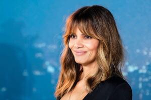 Ni dijeta, ni teretana, već nešto sasvim drugo! Hale Beri izgleda bolje nego ikad, a ovo je TAJNA njenog savršenog tela