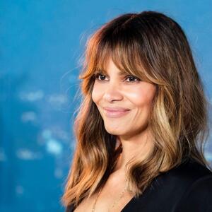 Nakon 3 propala braka i 4. put bi stala na ludi kamen: Hale Beri otkrila razlog za udaju i ostavila sve u neverici