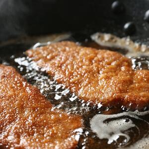 Koliko puta sme da se koristi isto ulje za prženje? Mnogi ponavljaju iste greške i ugrožavaju zdravlje