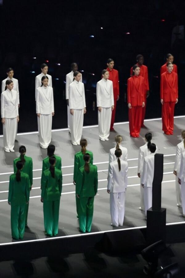 Devojka Leonarda Dikaprija zadivila u beloj Armani haljini: Vitorija Čereti očarala sve na otvaranju ZOI u Italiji