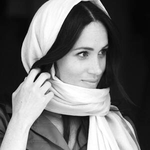 Da li je ovo njeno najbolje izdanje do sada? Megan Markl izašla na crveni tepih u kreaciji kakvu od nje nismo očekivali