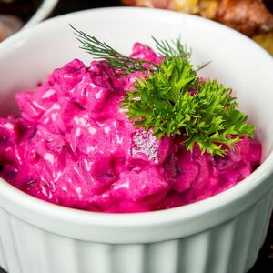 Ne zna se da li je ukusnija ili zdravija: Imuno salata od 3 sastojka (bustuje organizam) savršen dodatak jelima od mesa