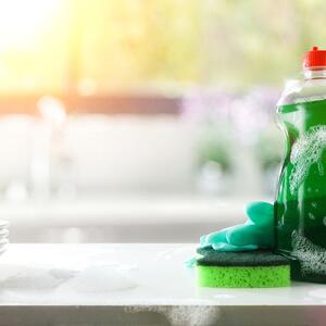 6 neočekivanih stvari koje možete očistiti deterdžentom za sudove: Flekava odeća je samo jedna od njih