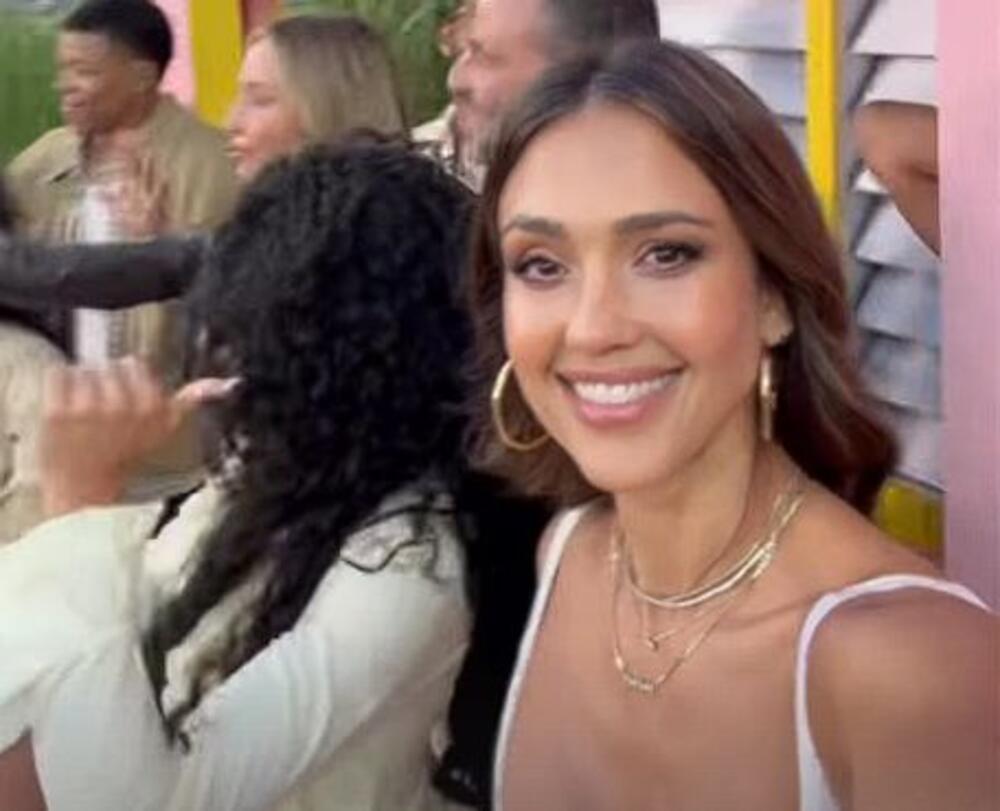 Džesika Alba na Superbolu 2026.