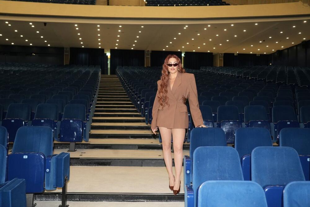 Slovenačka muzička senzacija Senidah najavila je danas dva koncerta u beogradskom "Centru Sava", 22. i 23. maja, a tim povodom je održala konferenciju za medije u čuvenoj Plavoj dvorani.