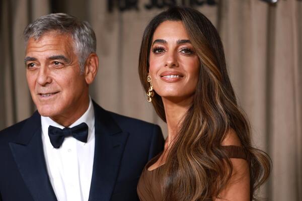 Zateže kožu, jača kosu i čuva telo i um: Prvo što Amal Kluni pojede svakog dana je SUPERHRANA koje se nikad ne setite